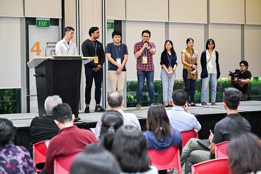 Participants sharing their policy pitch to improve employment resilience at the Citizens’ Panel