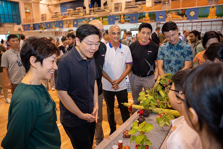DPM Wong speaking to students from Mee Toh Primary School at the launch of Go Green SG on 30 June 2023.