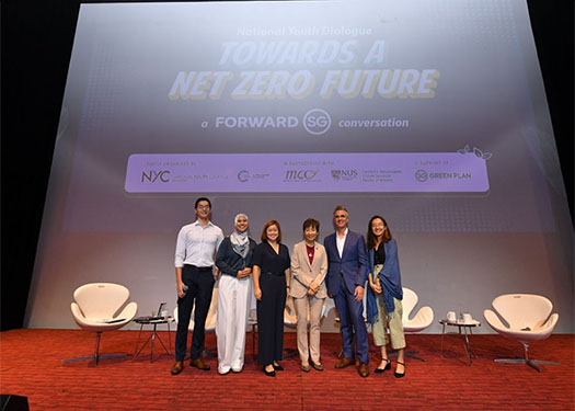 Minister Grace Fu with panellists of the National Youth Dialogue “Towards a Net Zero Future”.