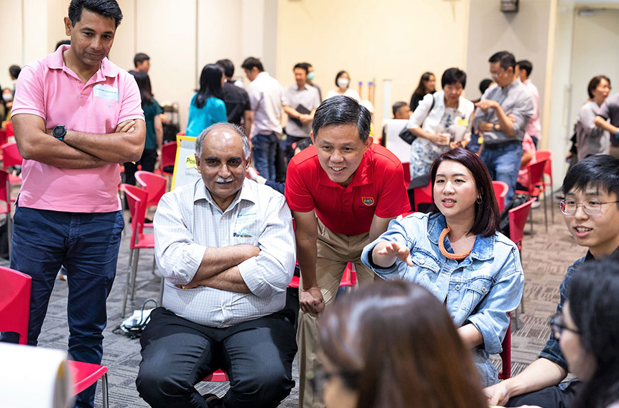 Minister Chan Chung Sing interacting with participants at the Forward Singapore Equip pillar engagement on education and lifelong learning on 19 November 2022. (Credit: MCI / Jon)